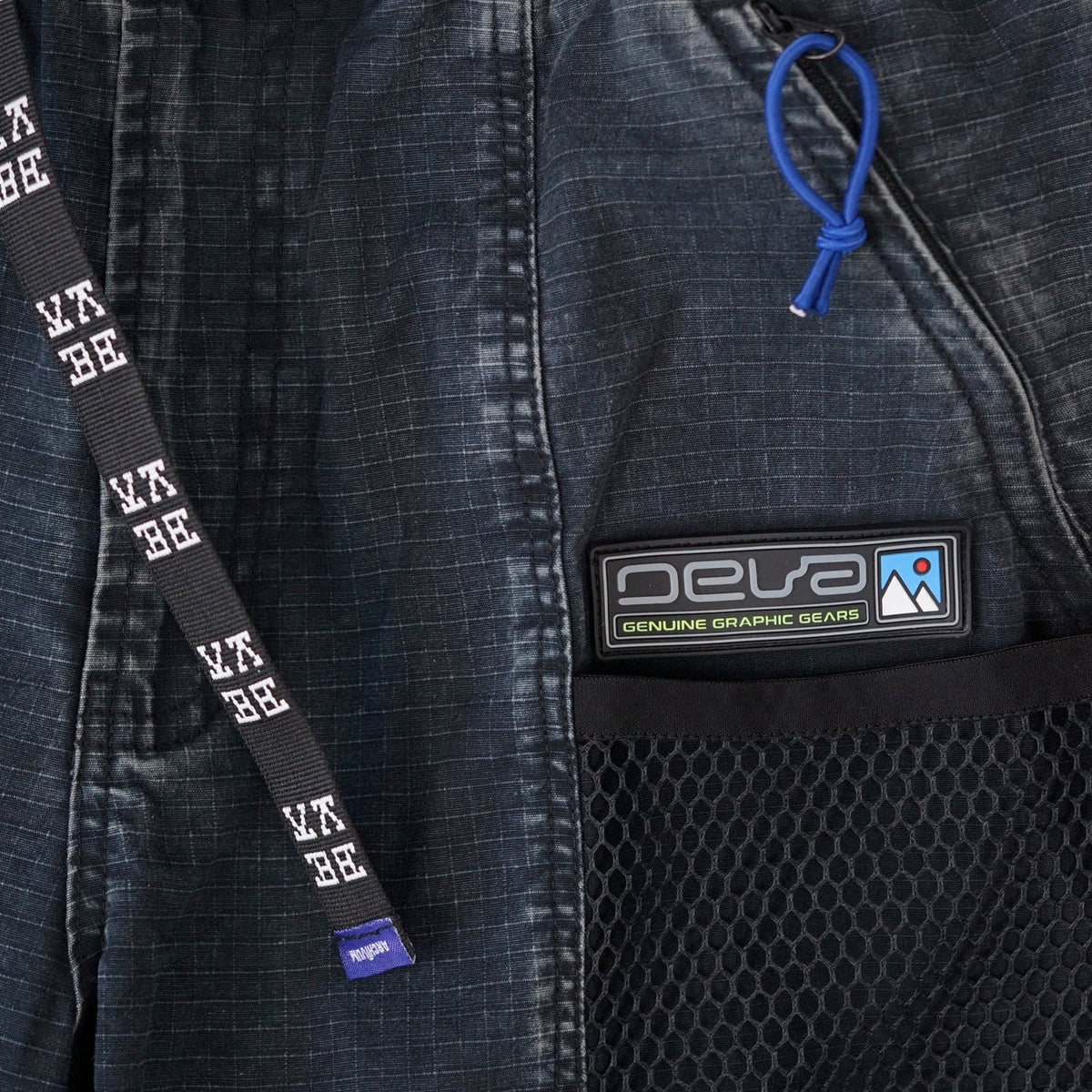 DEVA STATES Hike Cargo Shorts Washed Black