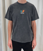 Carica l&#39;immagine nel visualizzatore di Gallery, DANCER Nail Tee nero lavato
