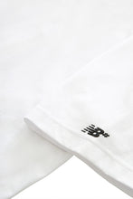 Carica l&#39;immagine nel visualizzatore di Gallery, Maglietta GRAND COLLECTION x NEW BALANCE bianca
