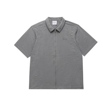 Lade das Bild in den Galerie-Viewer, GRAND COLLECTION Seersucker Short Sleeve Zip Up Shirt Grey
