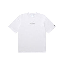 Carica l&#39;immagine nel visualizzatore di Gallery, Maglietta GRAND COLLECTION x NEW BALANCE bianca
