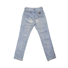 Load image into Gallery viewer, VINTAGE &#39;90s MADE IN USA WRANGLER JEANS BLUE
